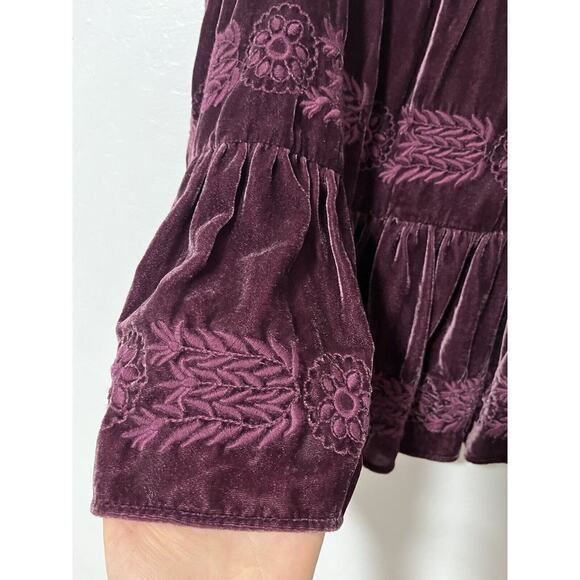 BCBGMaxAzria Tiered Velvet Peasant Skirt Size 8 Maroon Embroidered Knee Length - Picture 4 of 9